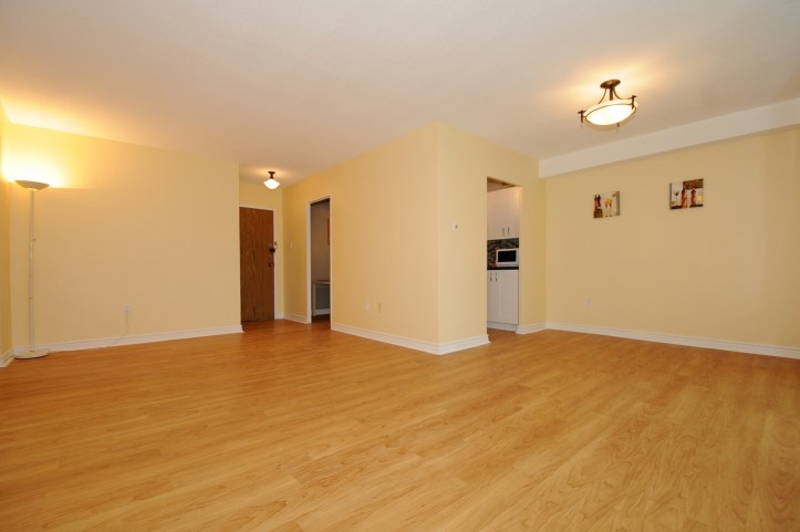 177 Linus Rd Unit 211 For sale by Nikolay Klyushkin