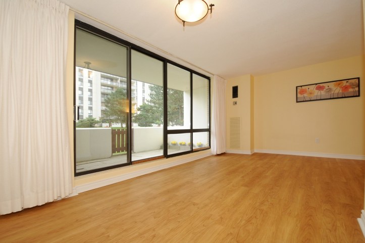 177 Linus Rd Unit 211 For sale by Nikolay Klyushkin