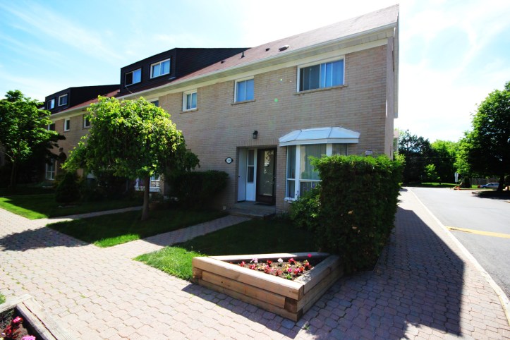 9 Liszt Gate Unit 509 for sale by Nikolay KLyushkin