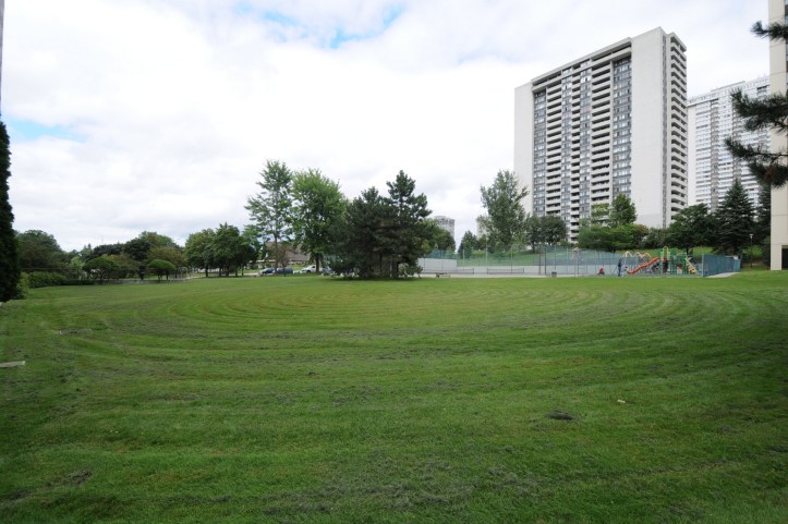 View of Tennis Court in 350 Seneca Hill Drive