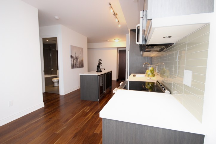 388 YONGE STREET - AURA CONDOS -SOLD SOLD SOLD