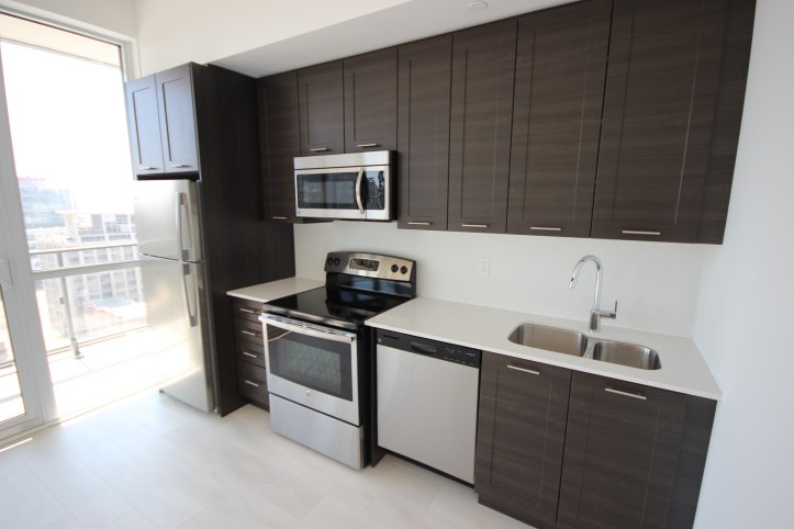 50 Bruyeres Mews For LEase